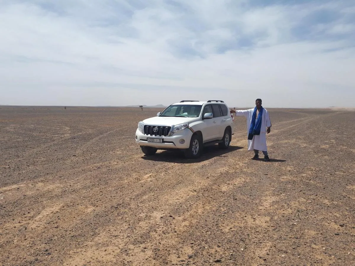 Fuoristrada nel deserto vicino a Merzouga