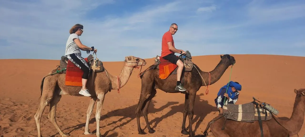 Giro in cammello tra le dune di Erg Chebbi