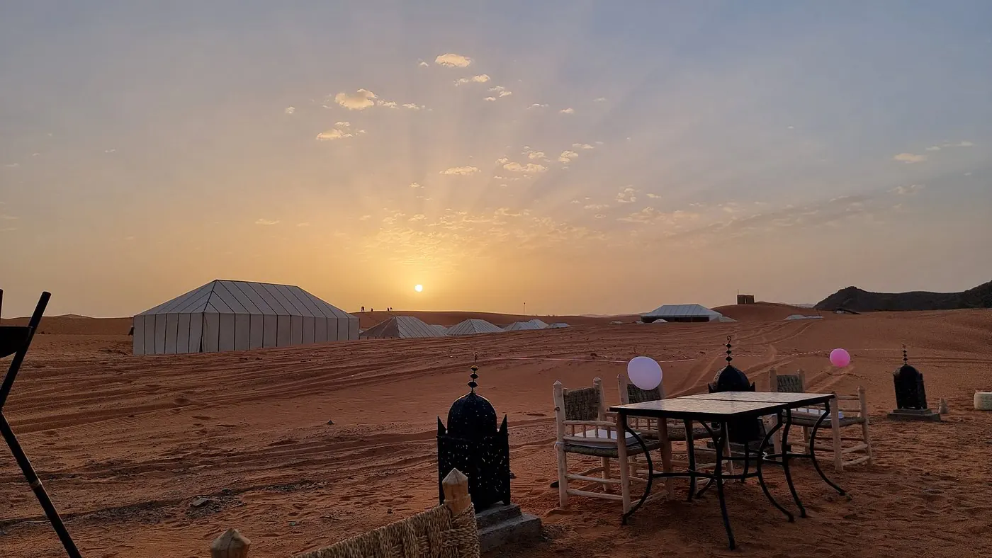 Alba sull'Abdo Luxury Camp a Erg Chebbi