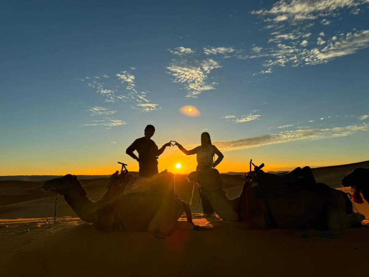 Silhouette al tramonto sulle dune